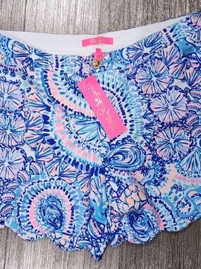 NWT Darci knit scalloped hem 7” short